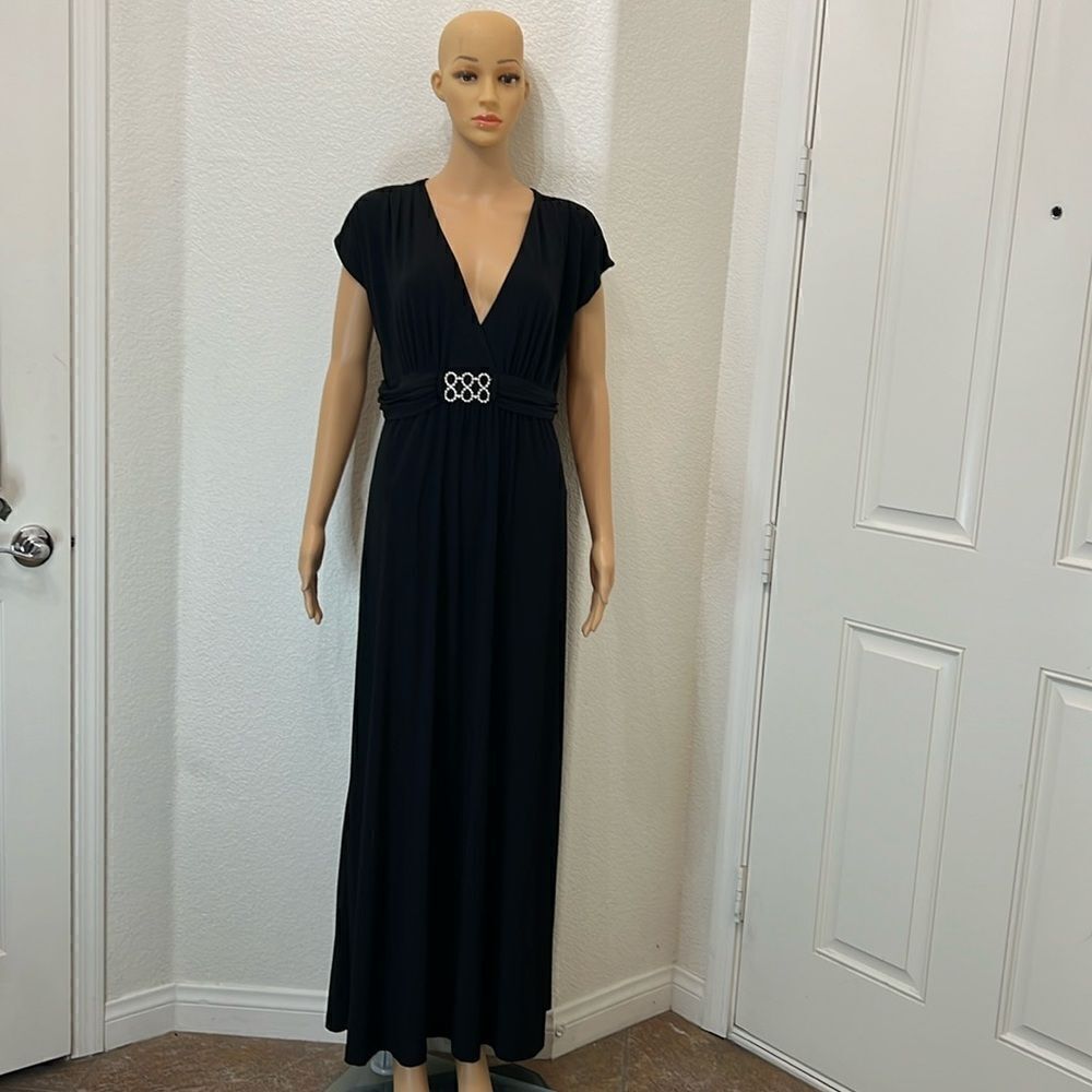 Olivia Matthews Woman’s Black Dress Sz 14 VNeck Cap Sleeve Maxi Rhinestone Brooc